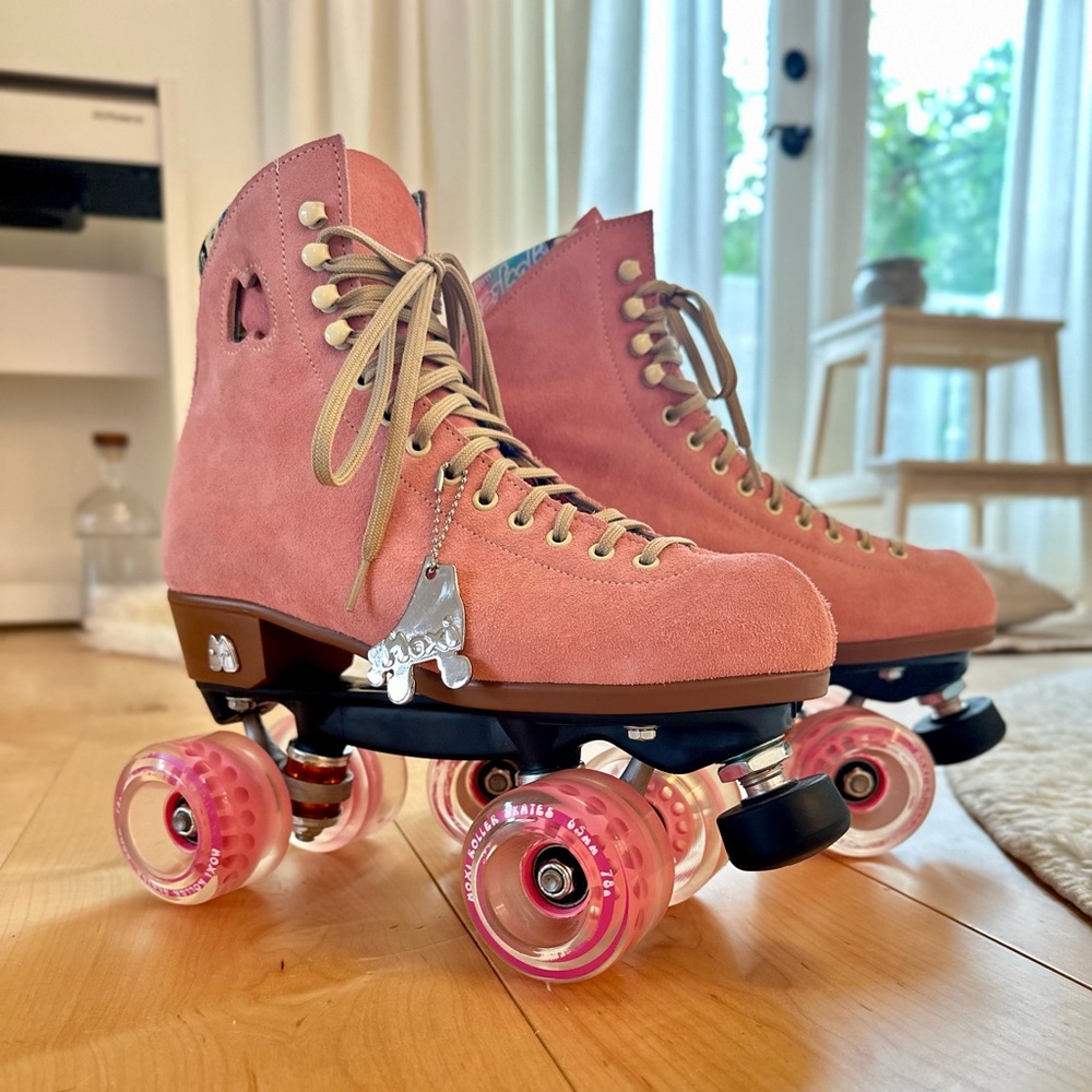 Women’s Moxi Lolly 🍓 pink roller skates by Riedel , Like new.     Size 8 skate